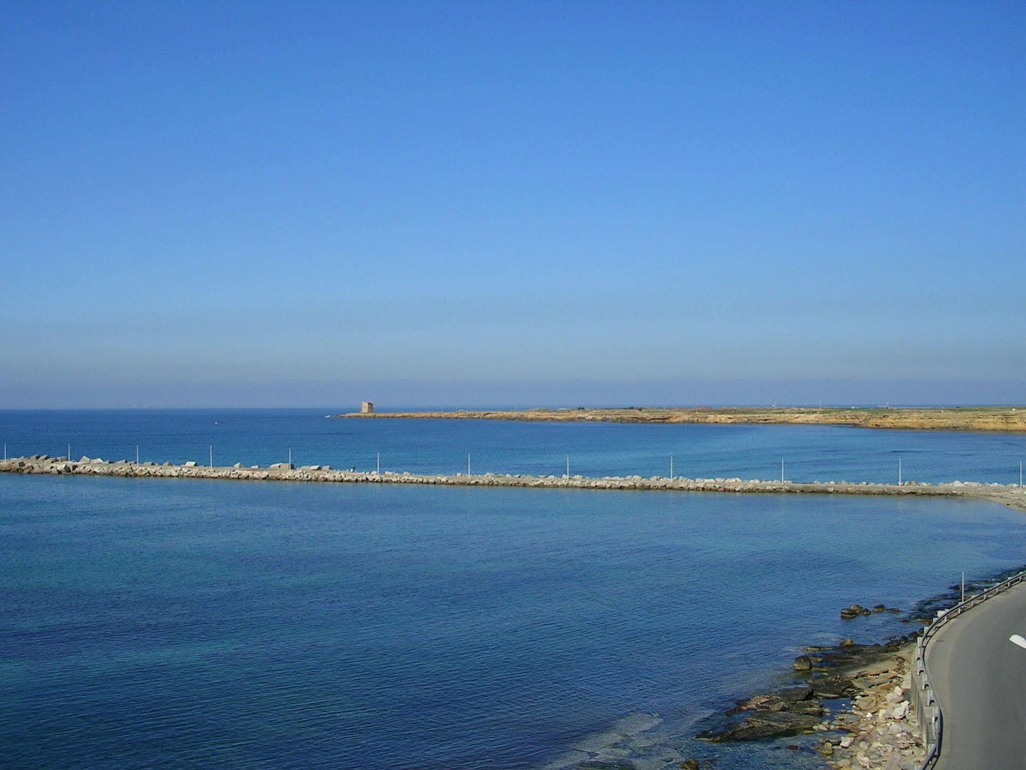 צ'יניזי Palm Beach Hotel מראה חיצוני תמונה